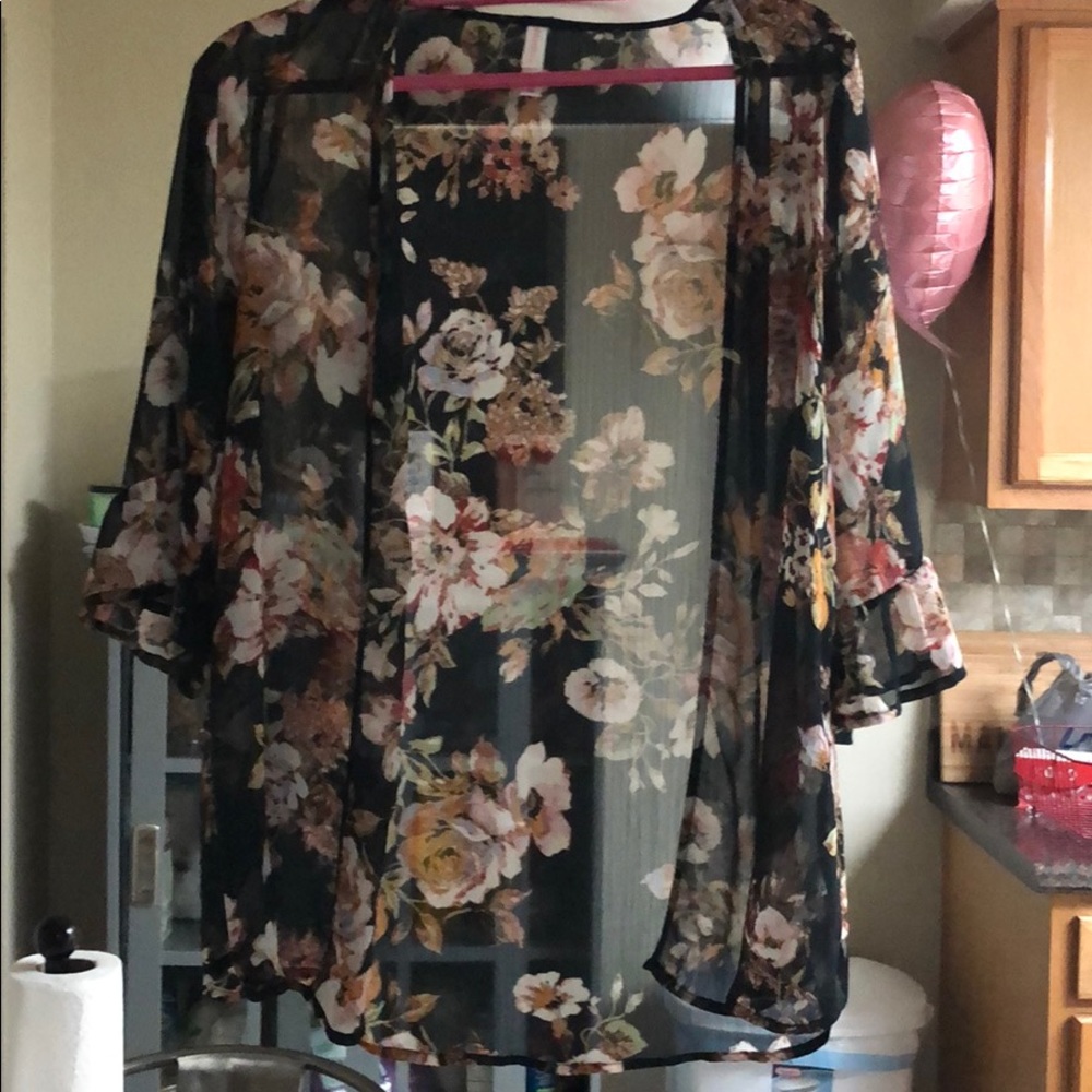 Cardigan/cover-up